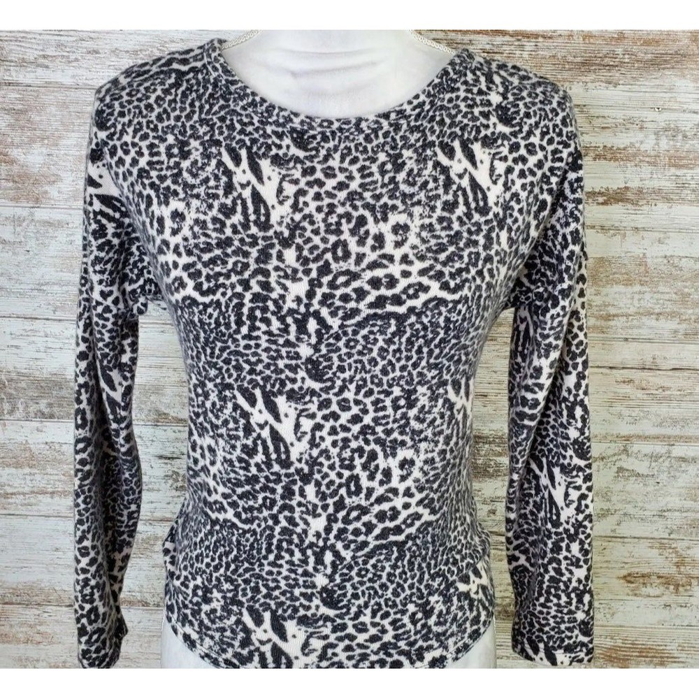 Poof New York Leopard Twist Back Long Sleeve Top Size Multiple